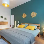 Beautiful Apartment - 12 Minutes To City Center