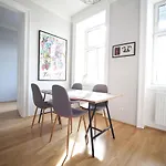 Classic, Modern & Sunny. 7Min To Vienna\'S Center!