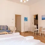 Peerles 2Br Apt. Perfectly Situated&Well Connected