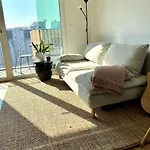 New! Apartment Near Schoenbrunn Palace