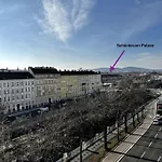 New! Apartment Near Schoenbrunn Palace