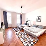 Brand New Spacious & Stylish Aptmt In City-Centre