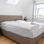 Cozy Room In Amazing House