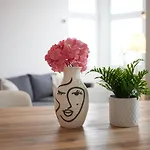 Hernalser Gürtel II by EasyB&B