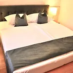 Home Sweet Apartments - A Cozy Welcome