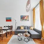 15 C&J\'S Apartment