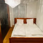 Room In City Center Near U6,U3 And Westbahnhof