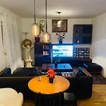 Room In City Center Near U6,U3 And Westbahnhof