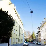 Comfortable 2Br Apt With Parking, Wi-Fi Near City Center, Wein, Austria