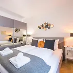 Moulin Rouge Suite