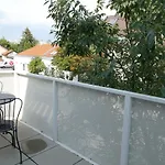Cosy Modern Apartment With A/C And Balcony
