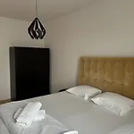 Exclusive Brandnew Apartment U3