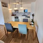 Lovely Apartment For 4 On The Danube River - Private Parking