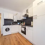 Feelhome - Design Apartment - Kitchen - Kingbed - Smart Tv