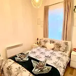 Amazonian Jungle Apartment In Vienna