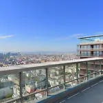 Skyscraper-Feeling With Parking Nearby