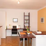 Im 2Ten Business Apartments