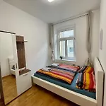 Deluxe Studio 3P Th