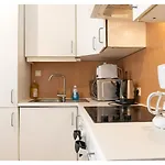 Viennese 3Br Apt. Near Wiener Stadthalle & Central