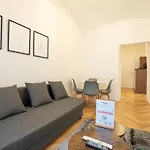 Modern Hotel-Styled Apartment In The Second District Of Vienna.