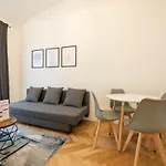 Modern Hotel-Styled Apartment In The Second District Of Vienna.