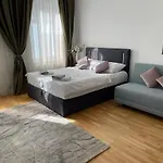 Vienna City Apartment 2