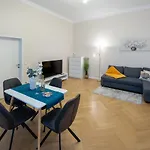 Charming Apartment Near Prater