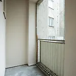 A 2-Bedroom Apartment With A King-Size Bed And A Balcony Is Located Just A 15-Minute Walk From Stephansplatz.