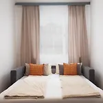 Brand-New 2Bd Apartment Close To Shopping Street In Schoenbrunn