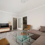 Brand-New 2Bd Apartment Close To Shopping Street In Schoenbrunn