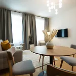 Aesthetic Newly Renovated Apartment Located Near Belvedere Castle, 15 Minutes From Stephansplatz