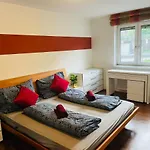 Super Deluxe Apartment - Near U6, U3 In City Center