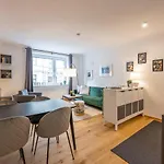 Modern City Center Apartment
