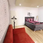 Private Triple Bedroom Rf1