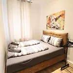 Private Double Bedroom Rf2