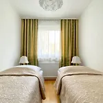 Near Vic Austria Center, 90Sqm, 3Br, Lr, Kitchen, 6Min To Vic, 10Min To City U1