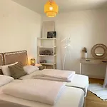 Urban Oasis: Stylische Wohnung