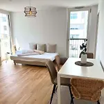 Donaublick Oasis: Stylische Wohnung
