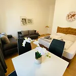 Quad-Room Near Prater Stern