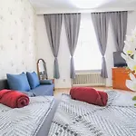 Ss Family 3 Bedroom Apartment In Praterstern Area Dw8