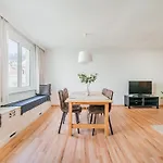 Feelhome-Karmeliterviertel-6 Gaeste-Wifi-Smart Tv