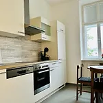 Cosy & Central Apartment