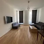 Niceapartmenthollergasse 8
