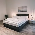 Big Nice Family Apartment Next To Hannovermarkt