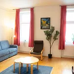 Bright - Colorful - Near Centrum - Restify 6&7