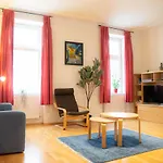 Bright - Colorful - Near Centrum - Restify 6&7