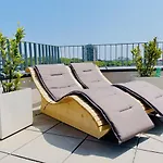 Sonnenwohnen Penthouse direkt bei U-Bahn und Therme Wien mit Top Anbindung ins Zentrum