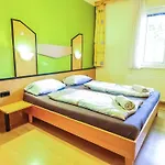 Db Apartment In Huetteldorferstrasse U3 Area