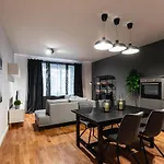 Stylish Apartment Next To Schwedenplatz