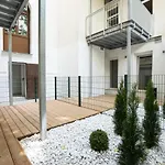 Central 2-Room Apartment With A Terrace